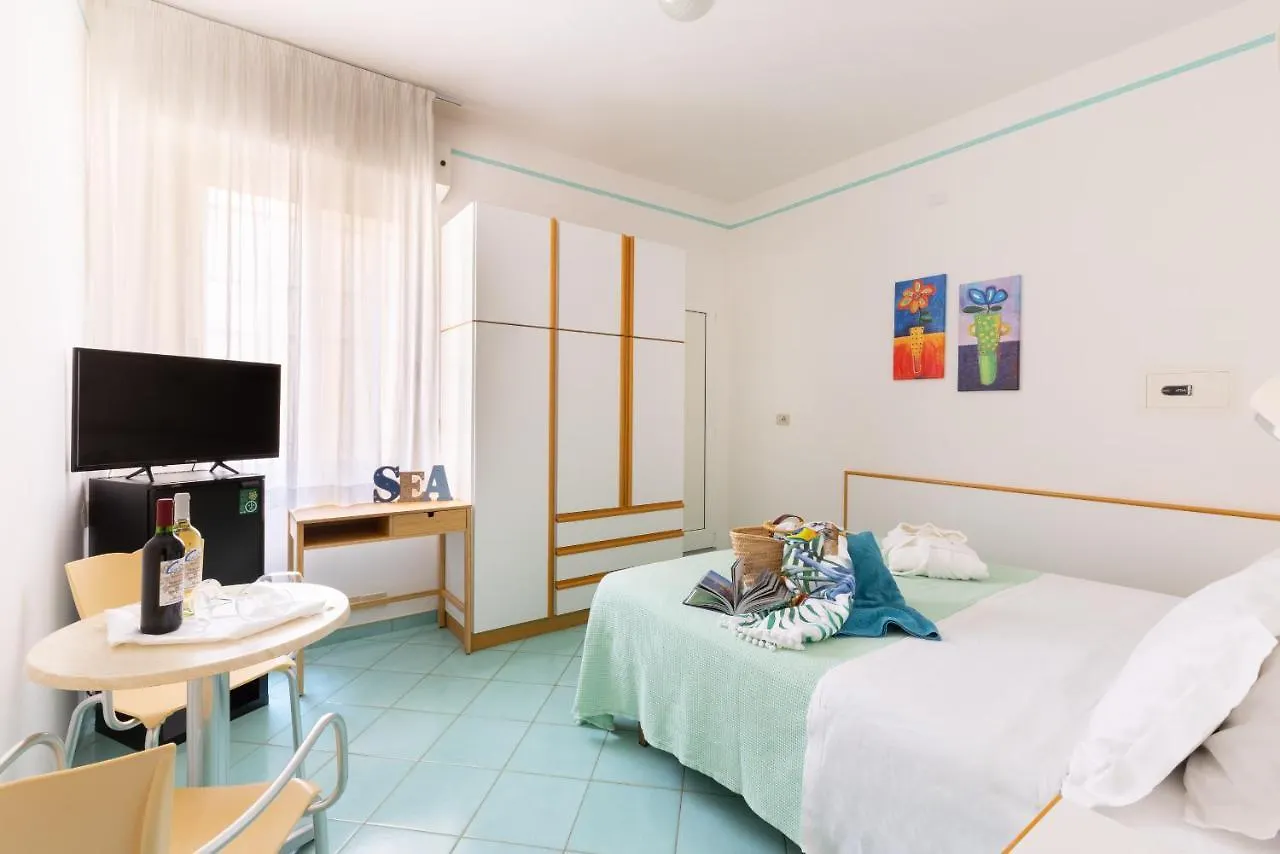 Hotel Caprice B&B - In Centro A ריצ'יונה