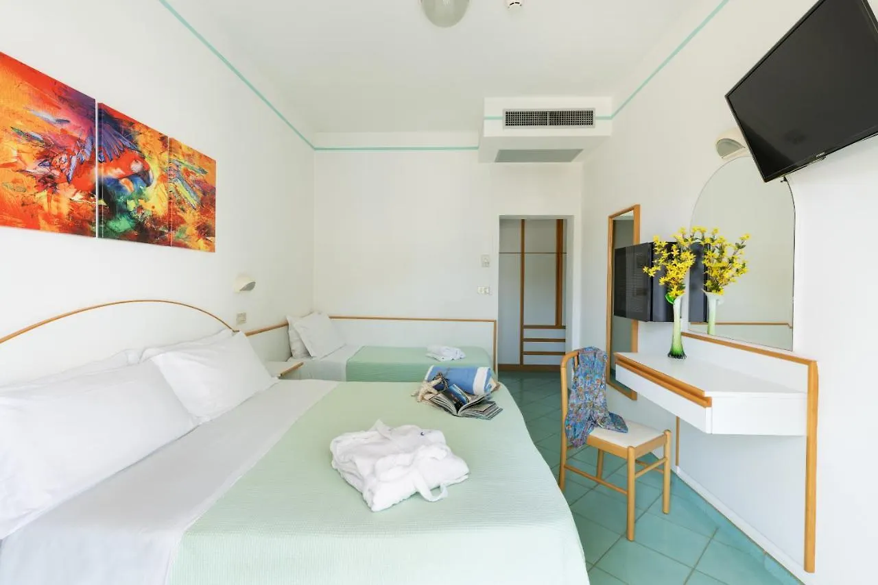 ***  Hotel Caprice B&B - In Centro A ריצ'יונה איטליה