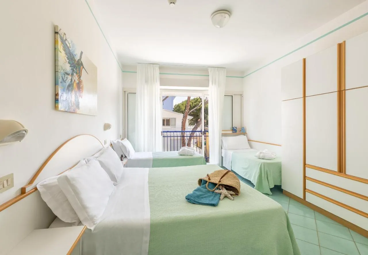 Hotel Caprice B&B - In Centro A ריצ'יונה