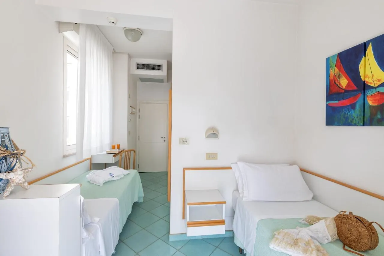 Hotel Caprice B&B - In Centro A ריצ'יונה 3*,  איטליה