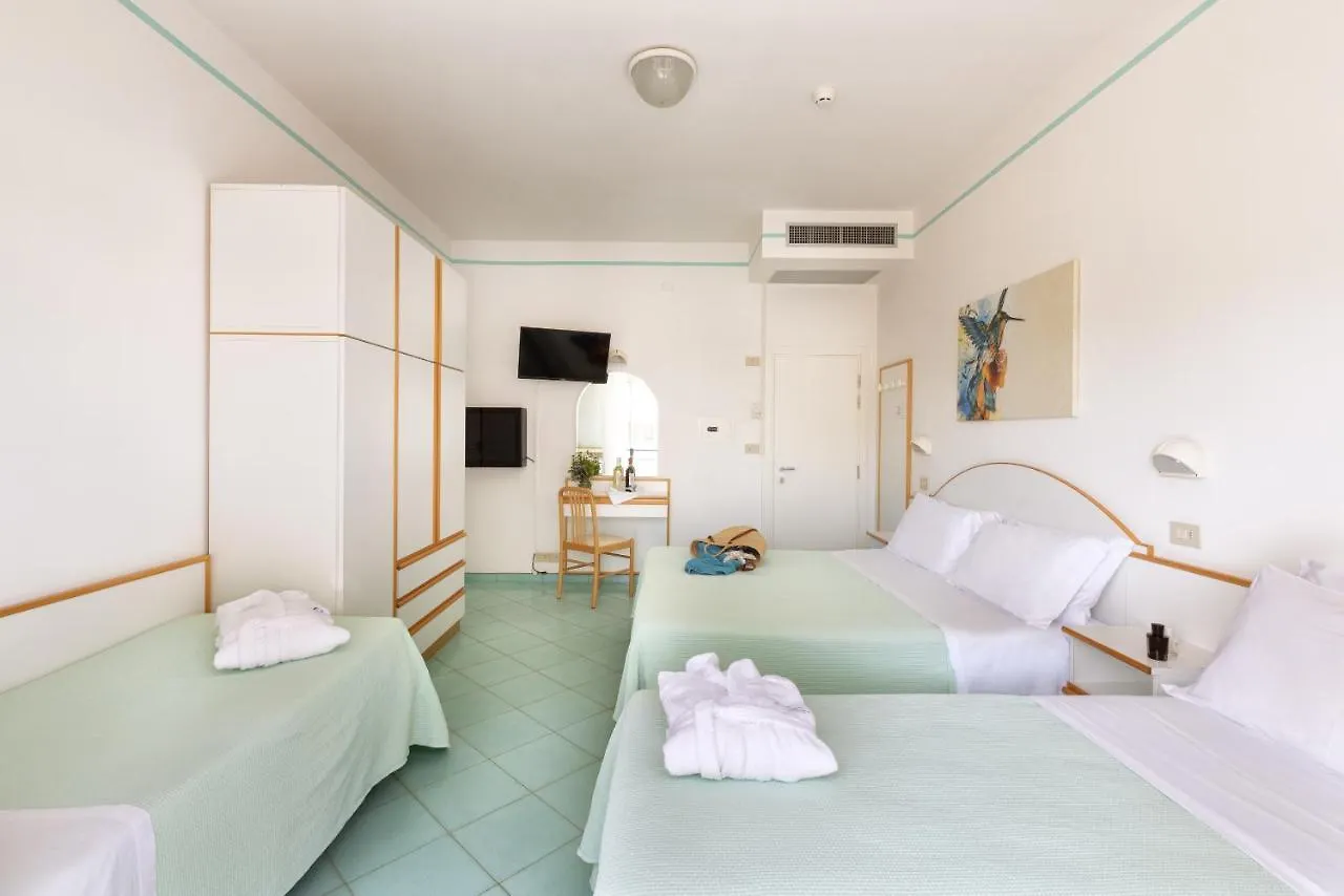 Hotel Caprice B&B - In Centro A ריצ'יונה