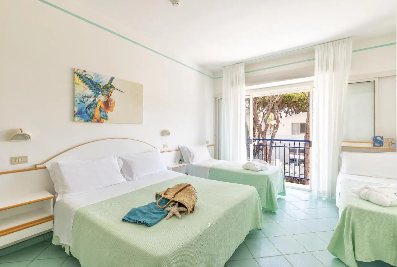 Hotel Caprice B&B - In Centro A ריצ'יונה