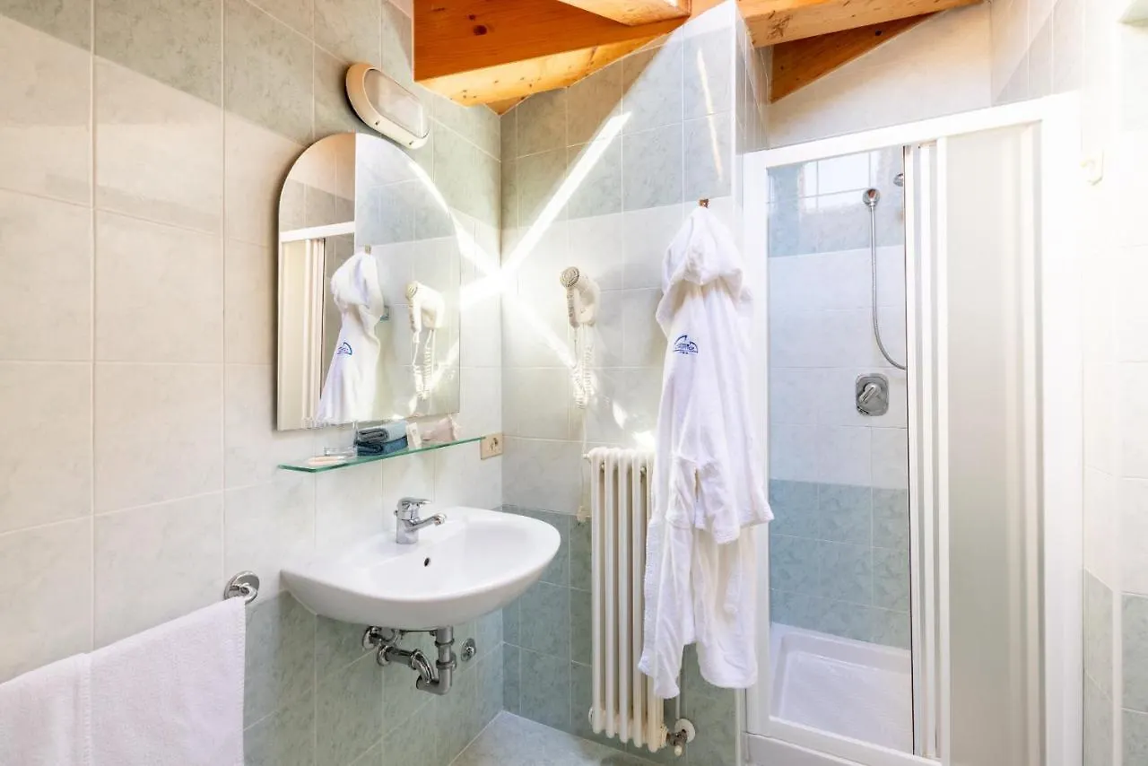 Hotel Caprice B&B - In Centro A ריצ'יונה