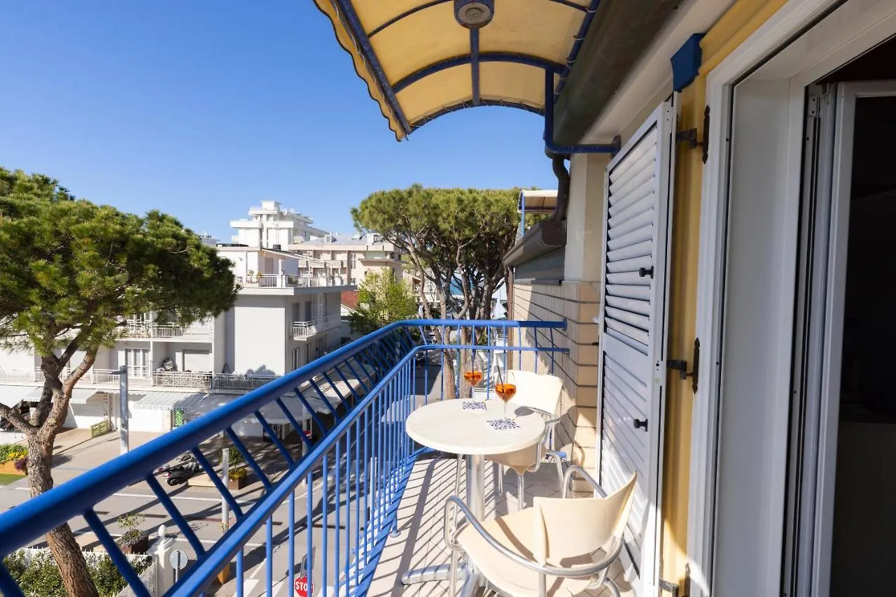 Hotel Caprice B&B - In Centro A ריצ'יונה
