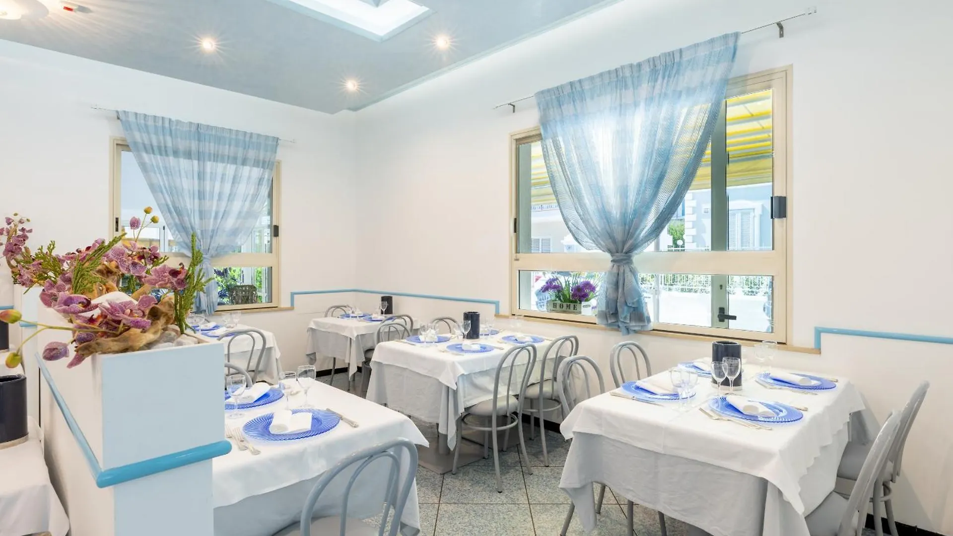 Hotel Caprice B&B - In Centro A ריצ'יונה איטליה