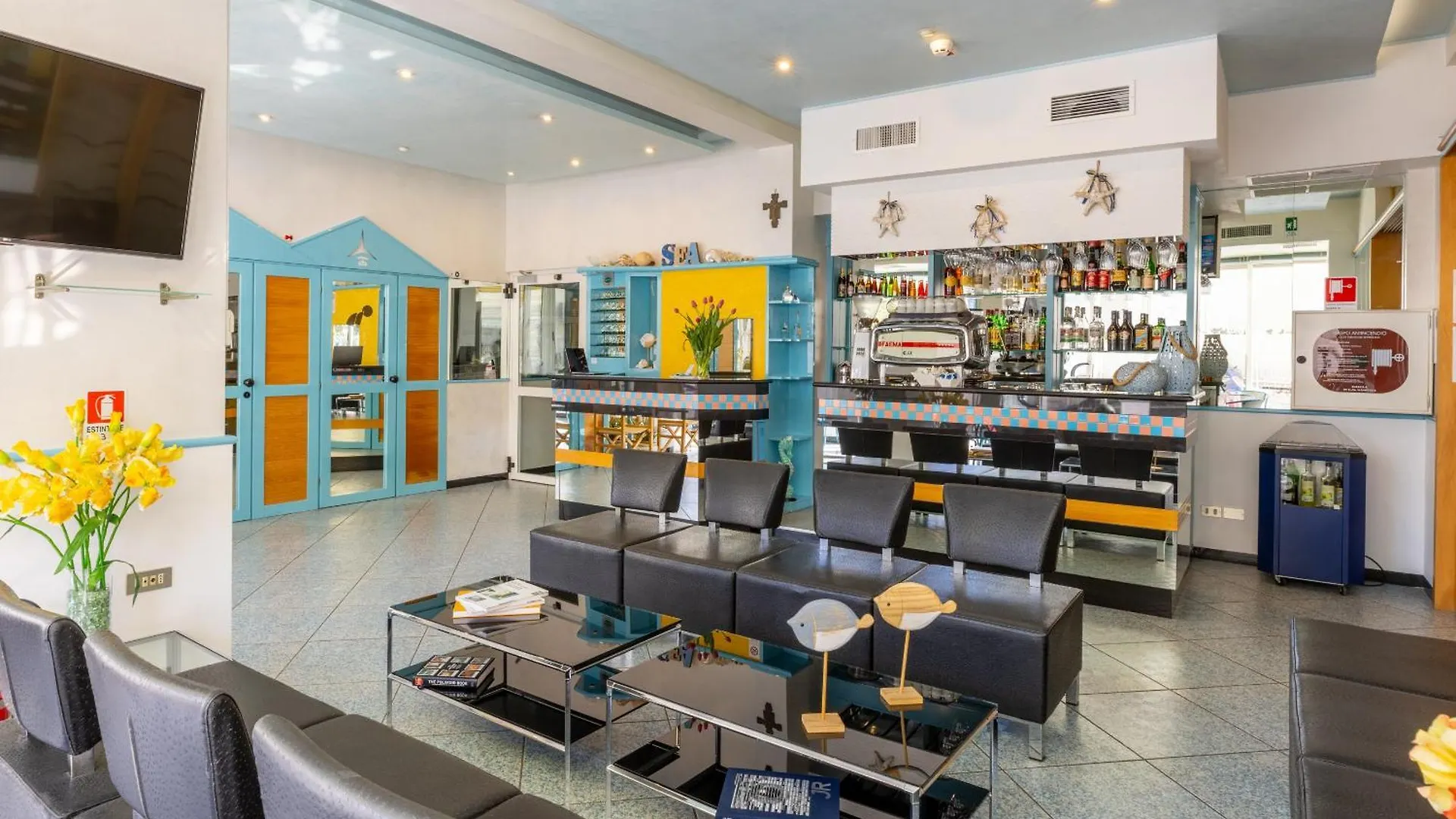Hotel Caprice B&B - In Centro A ריצ'יונה